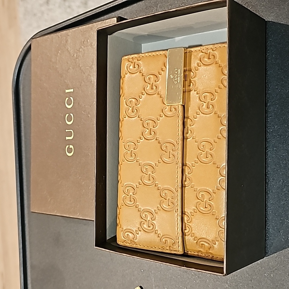 Gucci Midsize Wallet